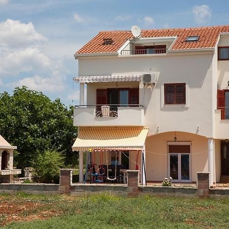 Apartments By The Sea Sukosan, Zadar - 12313 Kültér fotó