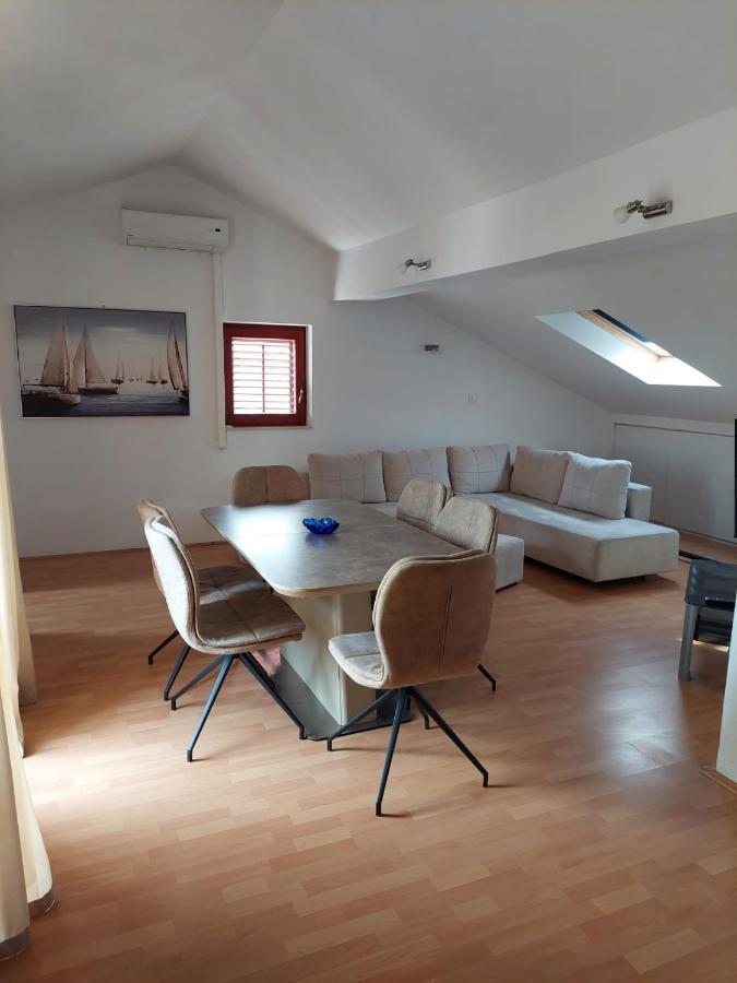 Apartments By The Sea Sukosan, Zadar - 12313 Kültér fotó